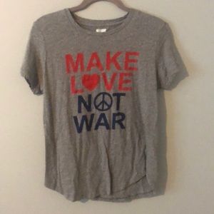 grey short sleeved graphic tee